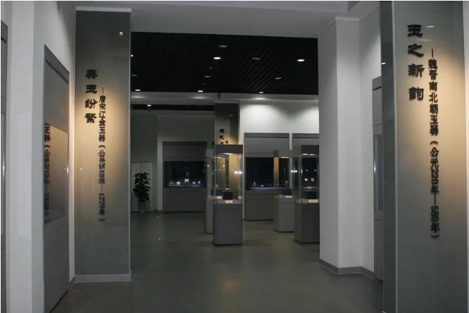 天津博物馆的藏玉,在馆内各类藏品中是比较系统和全面的